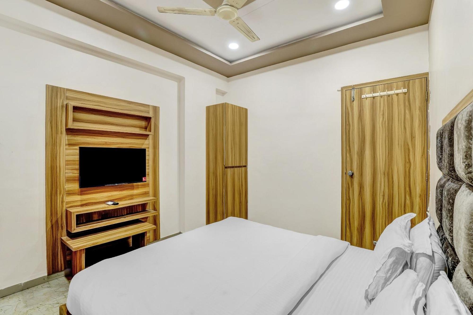 فندق Capital O Maple View Naroda المظهر الخارجي الصورة