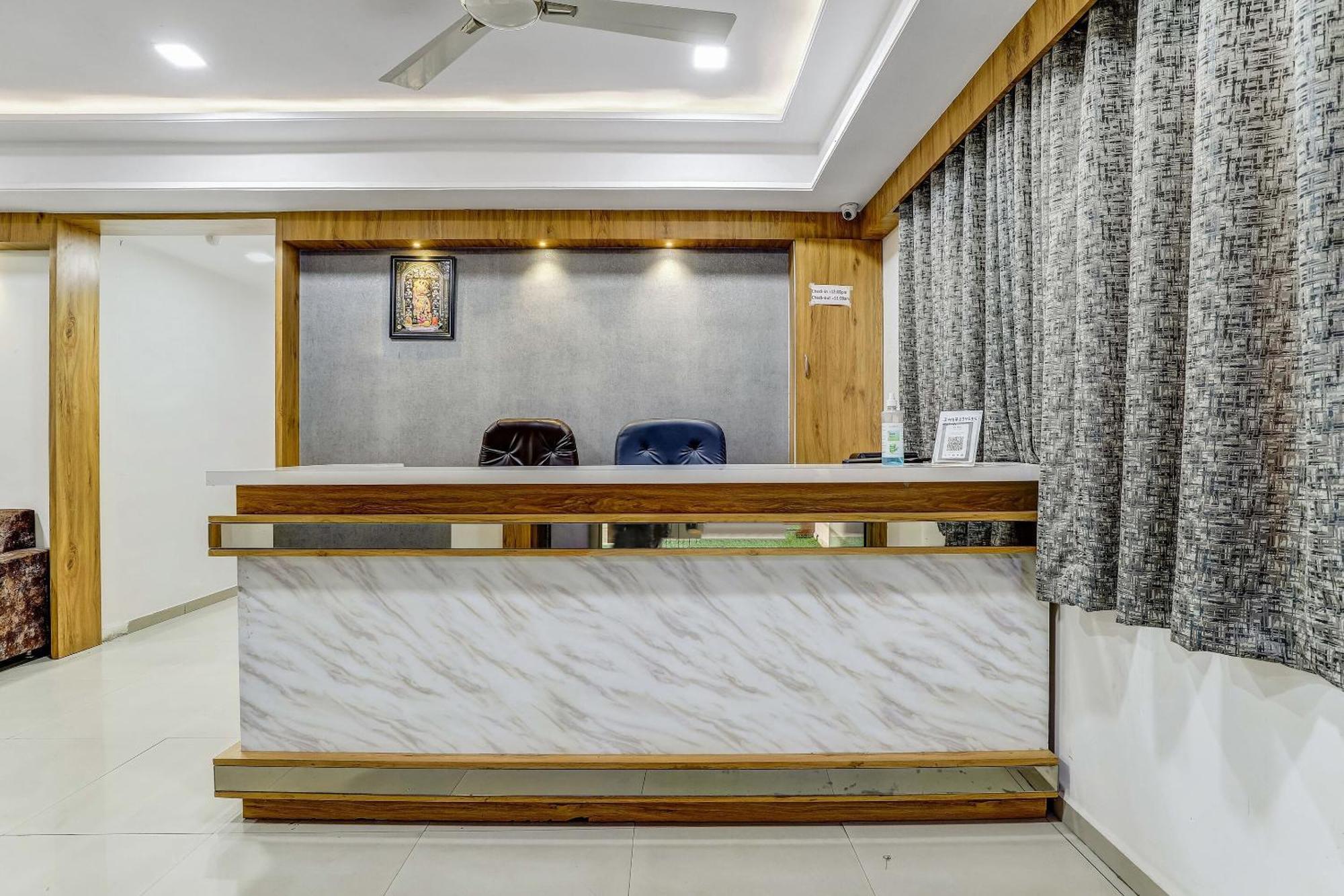 فندق Capital O Maple View Naroda المظهر الخارجي الصورة