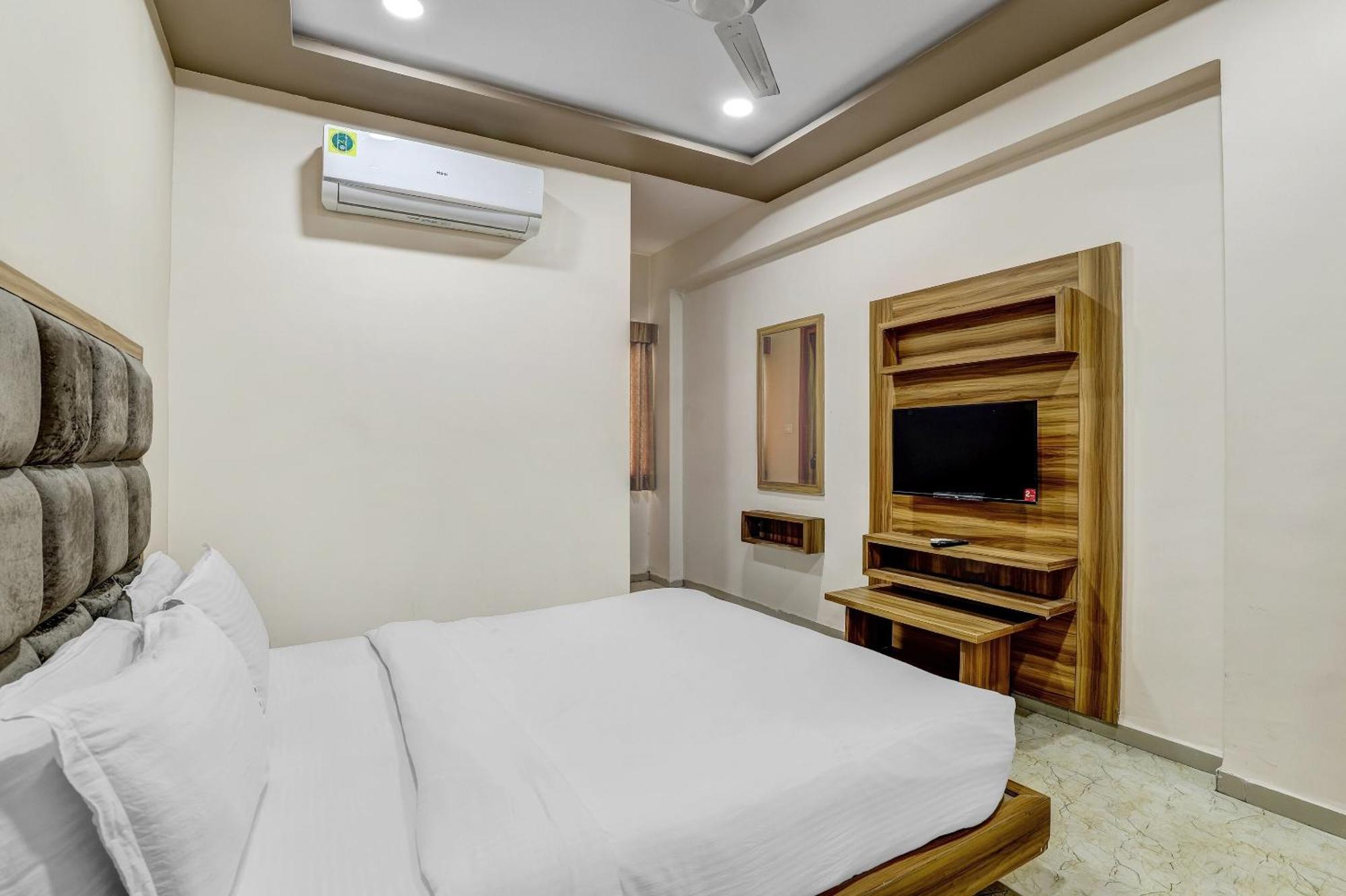 فندق Capital O Maple View Naroda المظهر الخارجي الصورة