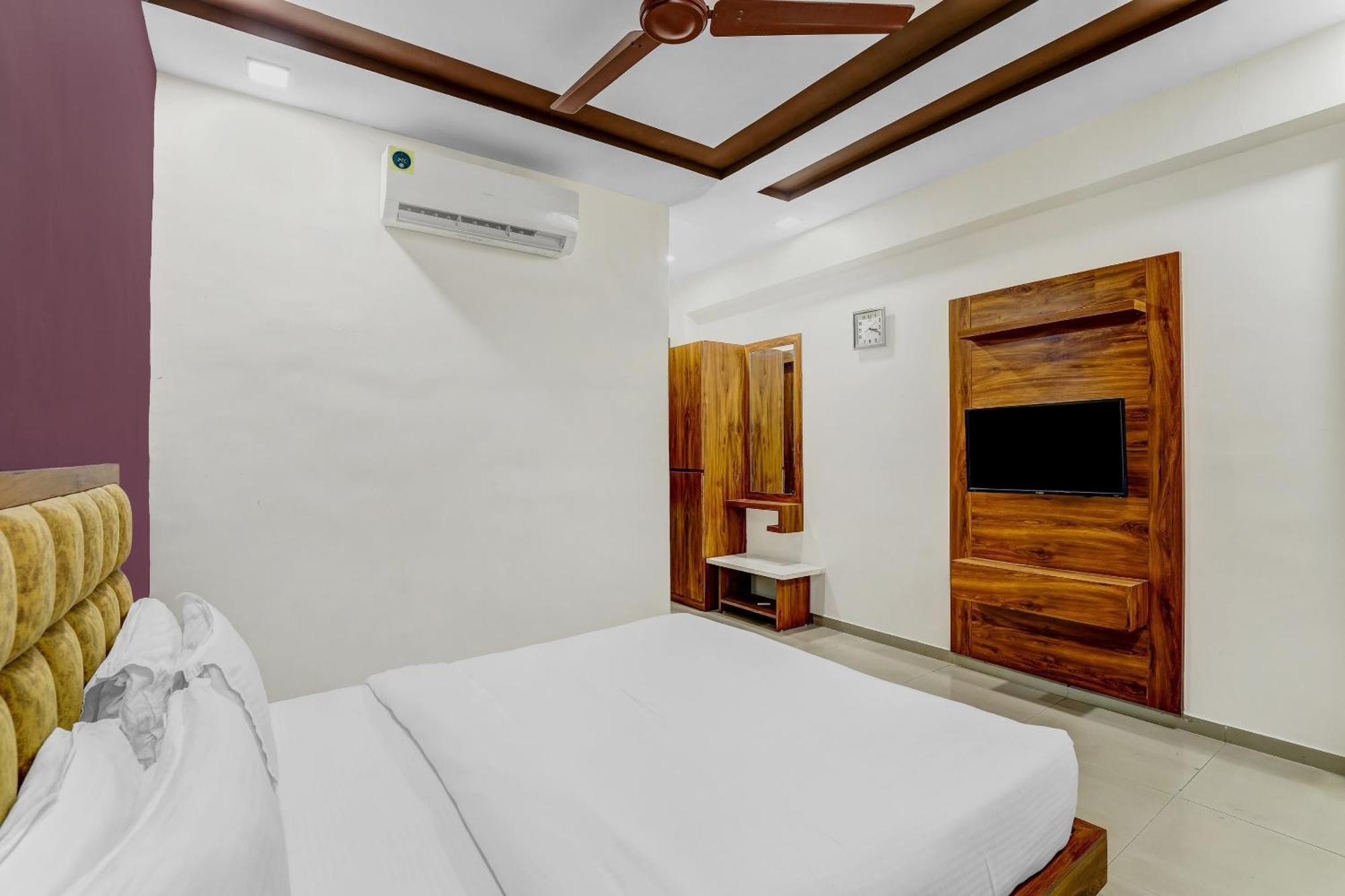فندق Capital O Maple View Naroda المظهر الخارجي الصورة
