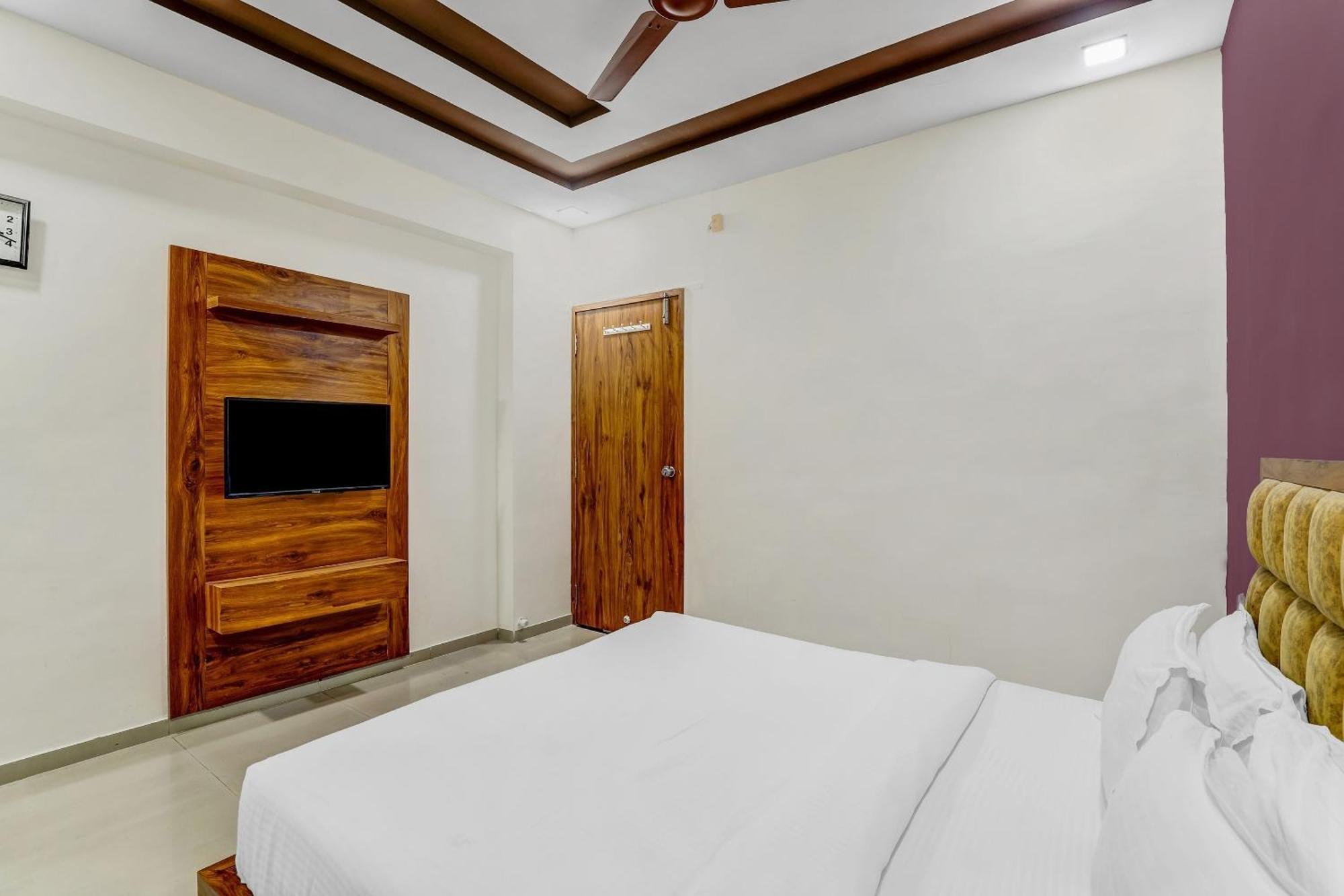 فندق Capital O Maple View Naroda المظهر الخارجي الصورة