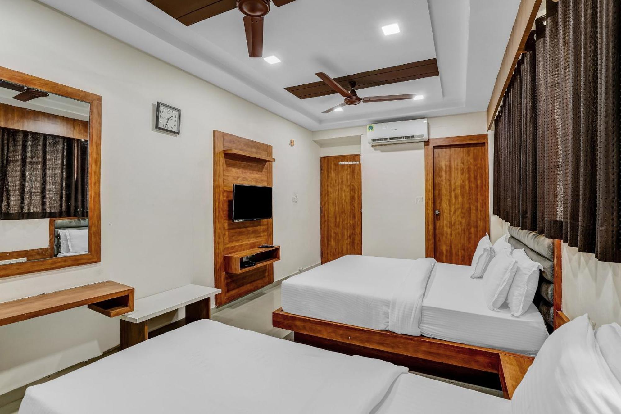 فندق Capital O Maple View Naroda المظهر الخارجي الصورة