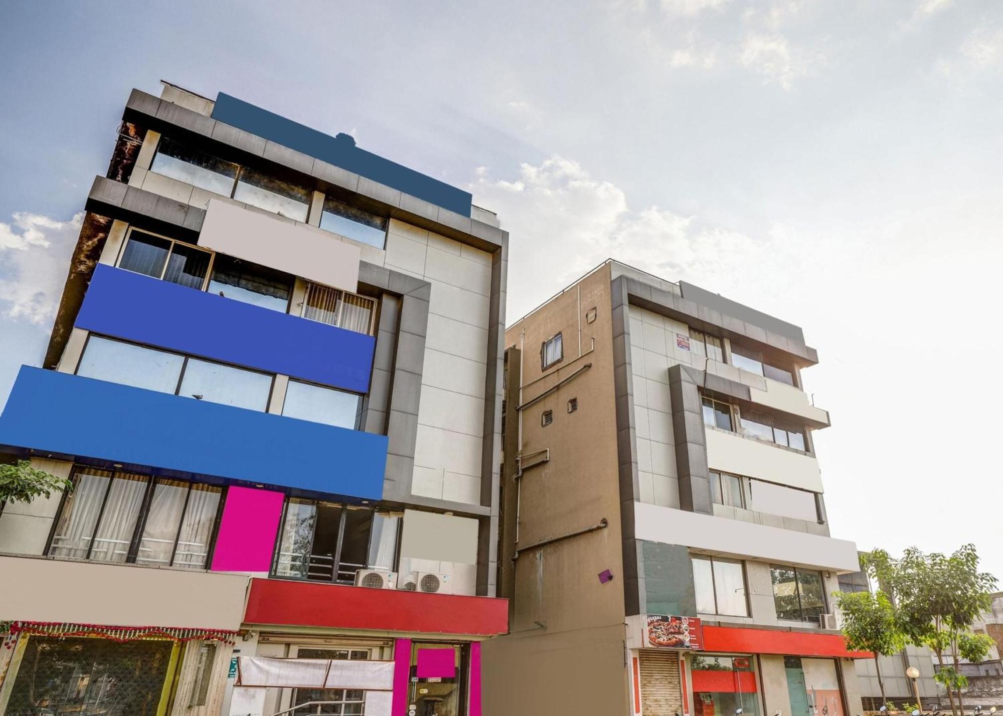 فندق Capital O Maple View Naroda المظهر الخارجي الصورة